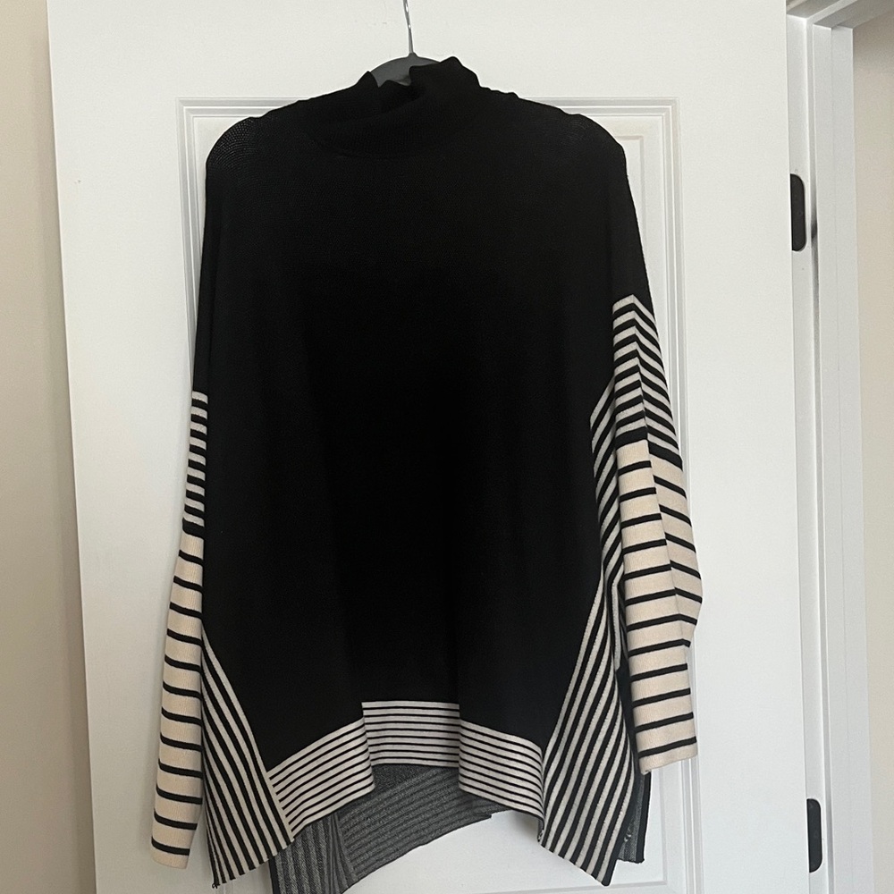 Max Studio Black and White Knit Sweater
